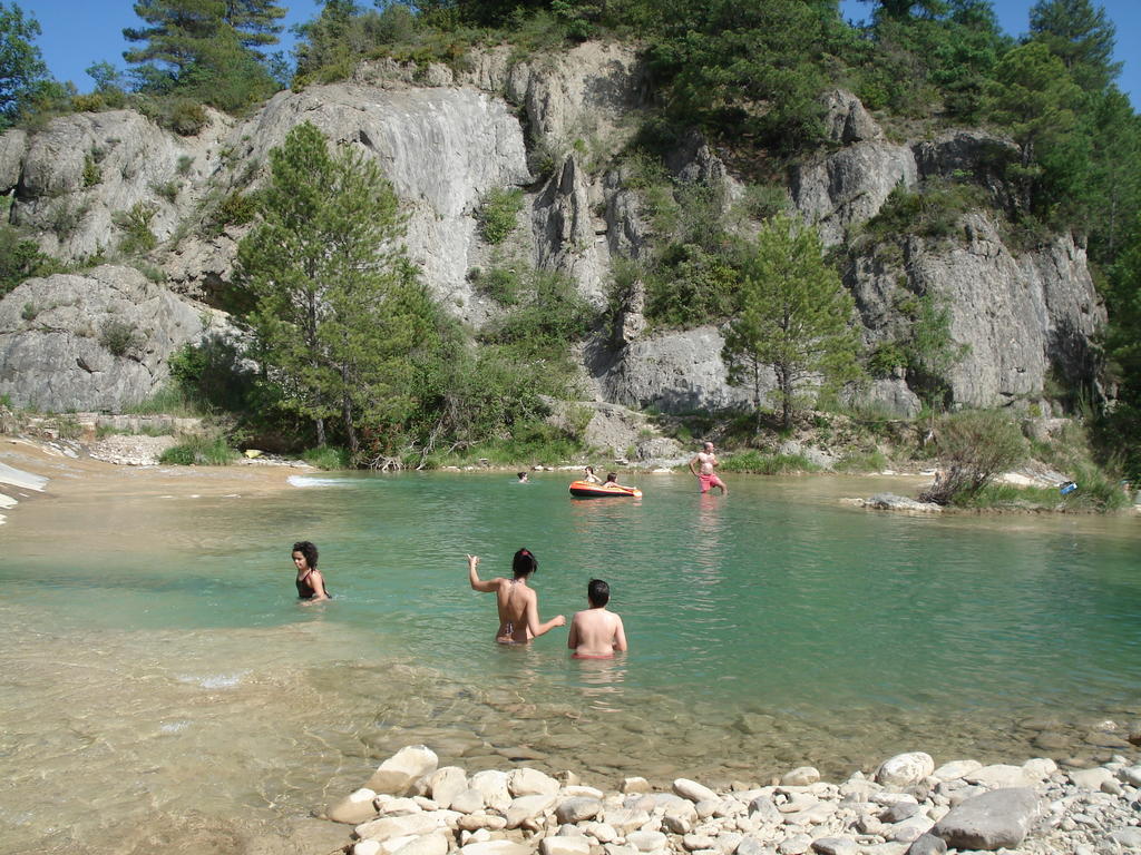 Camping Bungalows Armalygal Murillo de Gállego Esterno foto